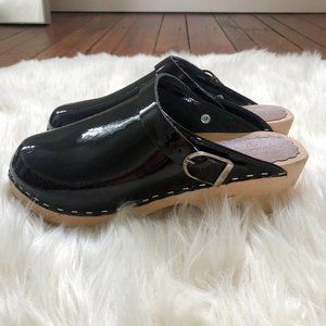 Cute Hanna Anderson Clogs